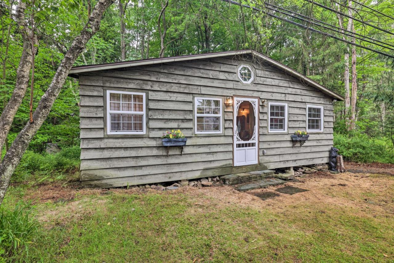 Tranquil Greentown Cabin With Screened Porch! Exterior photo